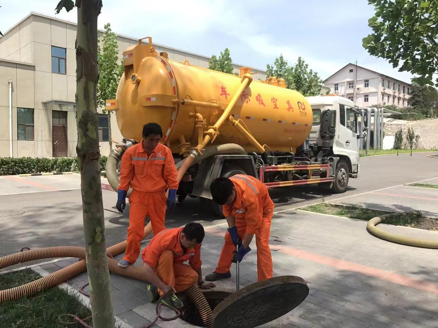 凤岗镇化粪池清理与5-8吨吸粪车施工效率分析